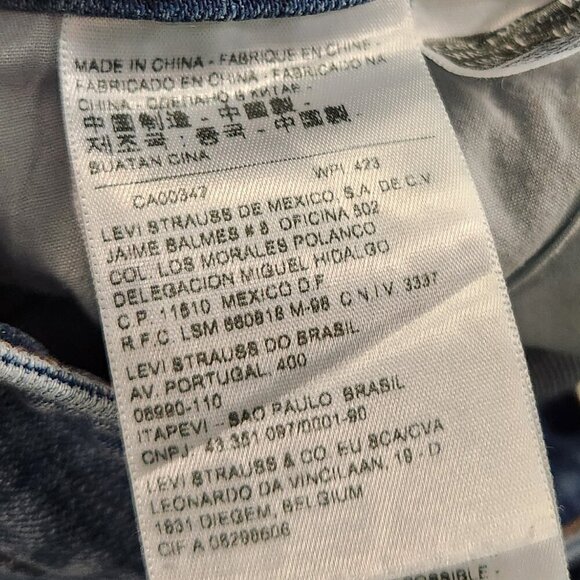 Levi's Women's 711 Skinny Jean Medium Wash Size 32x29    Lot A - Picture 7 of 7